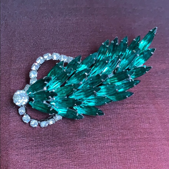 Vintage clip earrings/pin set green rhinestones❣️ - Picture 2 of 6